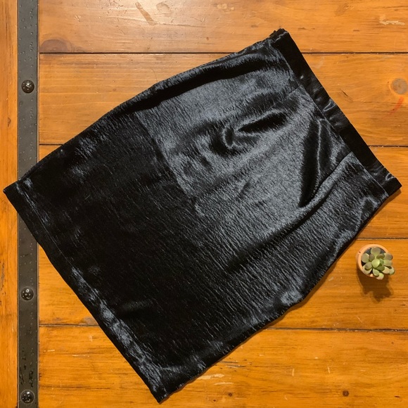 Urban Outfitters Black High Waisted Slit Skirt - Picture 2 of 4